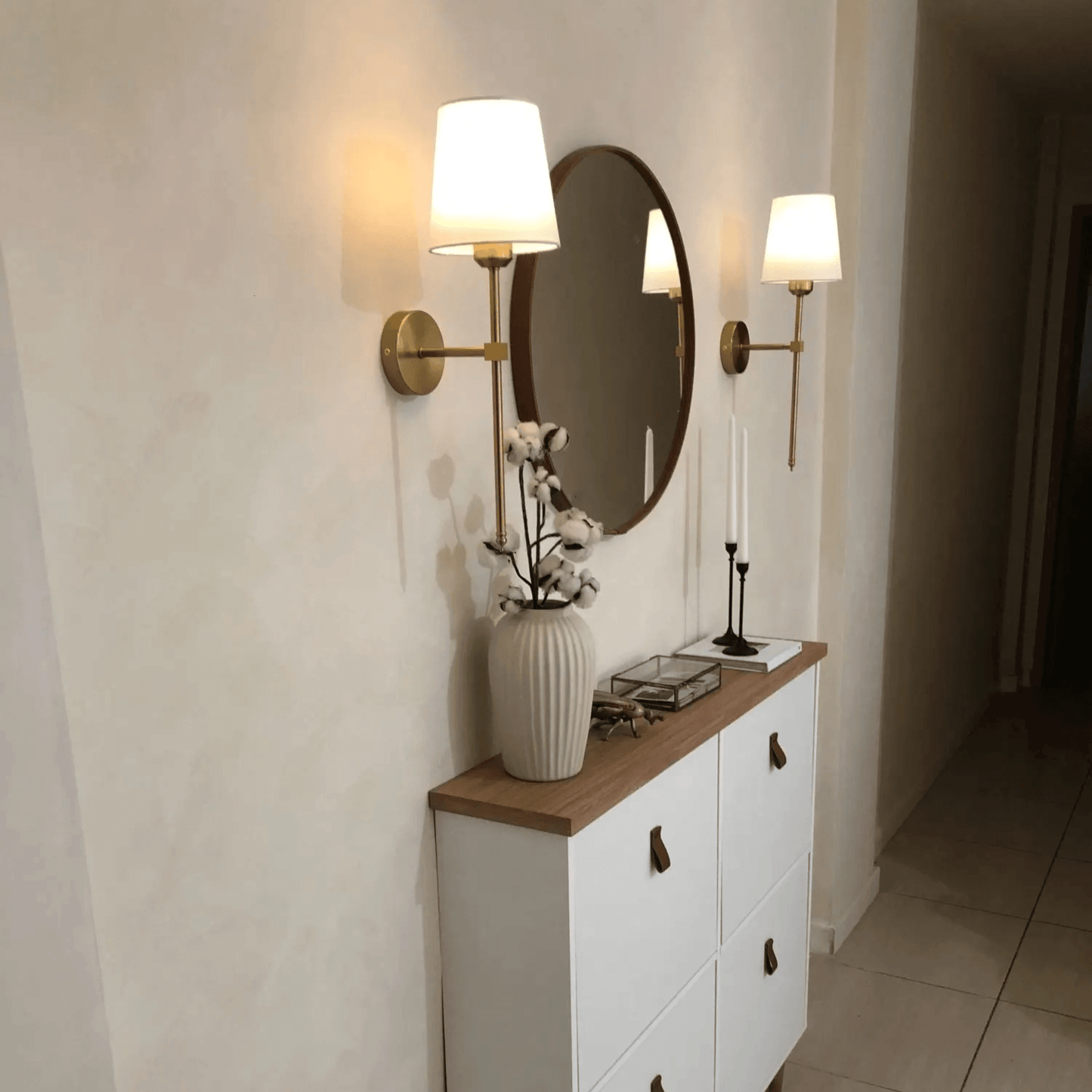 AMARA – Trådløs væglampe med genopladeligt batteri, dæmpbart RGB-lys og fjernbetjening