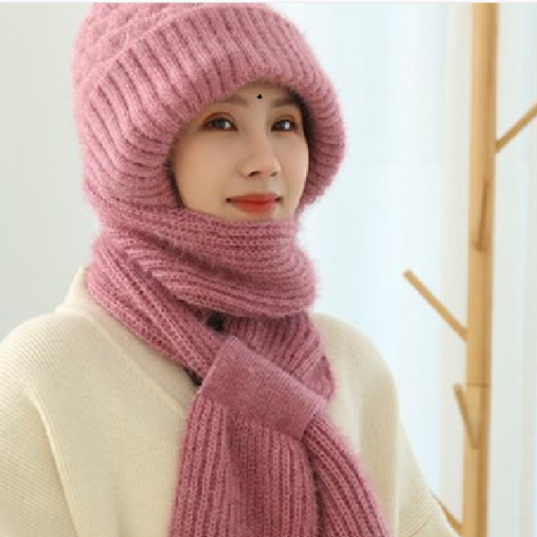 Alt-i-én strikket hue og halstørklæde