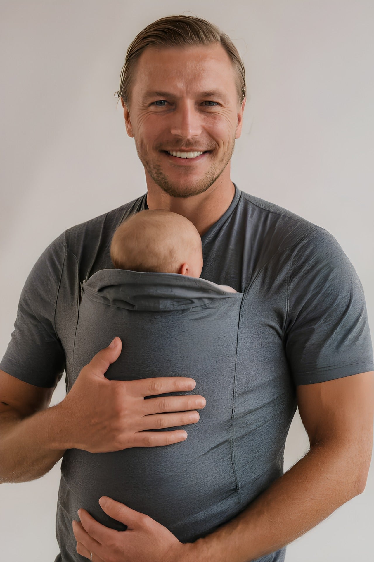 NovaBabyPouch™ - Baby-bindingsskjorte til fædre