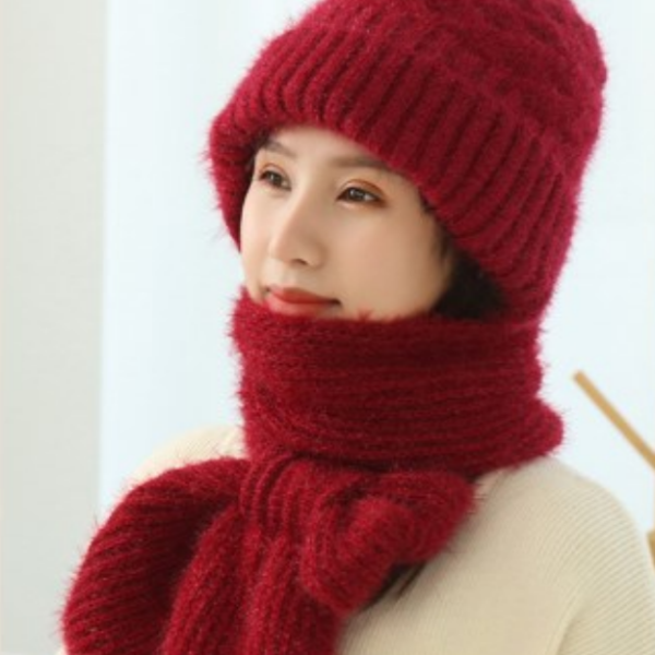 Alt-i-én strikket hue og halstørklæde